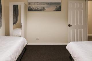 House-Sleeps 5 person -Etihad Stadium 15 min drive - 1