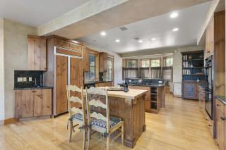 Four-Bedroom Apartment - 6