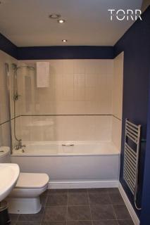Spacious 2BR Apartment By Torr Property Group Short Term Rentals With Free Underground Allocated Parking Manchester - 5