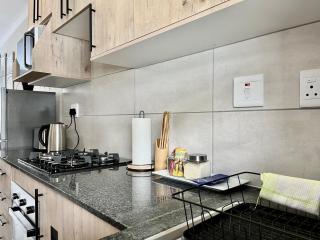 Modern 2 Bedroom Apartment near Carstenhof Hospital, Glen Austin - Midrand - 3