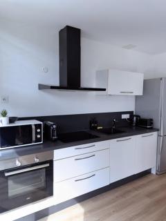 Grand Square -5 min from train station & center - 1