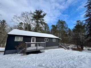 Modern 3-Bedroom Retreat with Fire Pit - Ski at Big Bear - Mountain Views - 0