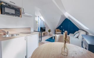 Le Bleu Urbain Logement Chic en Centre-Ville - 2