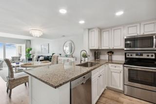 Surf and Racquet Club B150 - 1