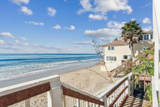 Oceanfront St Anns Beach Laguna Beach Private Beach Stairs To The Sand - 4