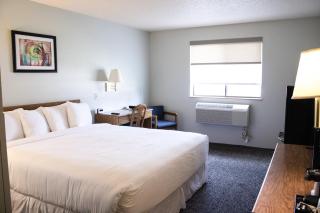 Prairie Ridge Inn - 4