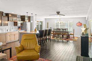Relaxed Scottsdale Home - 4BR Near Old Town - 6