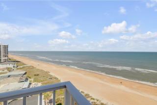 Updated direct oceanfront corner 2/2 with stunning beach views, a heated pool, and parking garage - 4