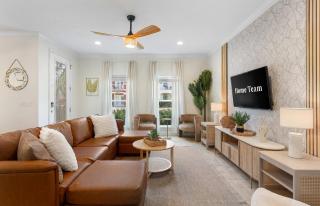 Royal Palms Arcade Free Beach Shuttle Pool - 1