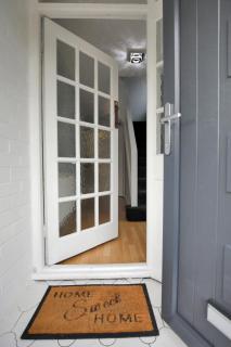 3 bedroom near airport Up to 40 percent off - 3