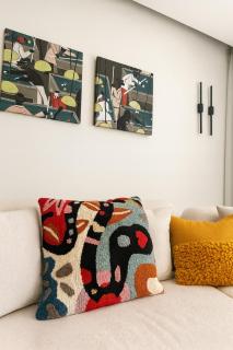 Sunlit Suite with Designer Touches - 2BR Lakeview - 8