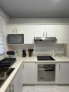 Casa amplia con WiFi y piscina, a min del mar, 10p - 3