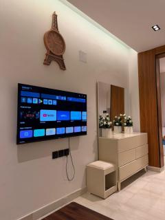 elegant studio and luxurious design - 3