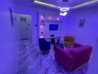 Kings & Queens Luxury Home and Suites - 5