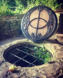 Pheonix Cottage on Glastonbury Tor - 1