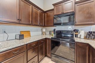 Beautiful 3 bed 2 bath updated home with garage - 8