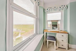 4 Bed in Westward Ho oc-h27657 - 1