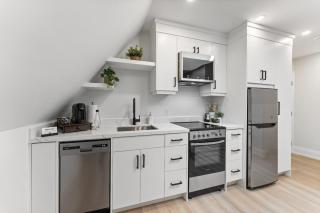 Luxury 1 BR - 1 Bed - New Build - Near Downtown - 7