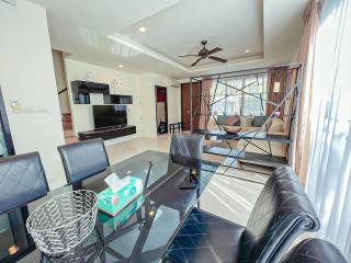 Laguna Parkside 3br with land plot - 3