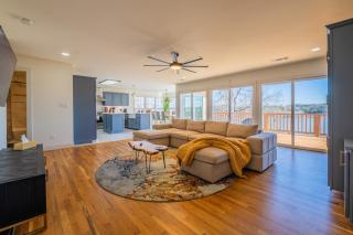 Private Dock & Hot Tub: Lakefront Eufaula Escape - 6