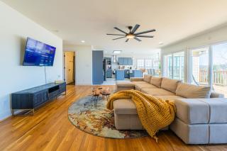 Private Dock & Hot Tub: Lakefront Eufaula Escape - 2