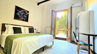 Big, Bright and Chic Terrace Flat - 3