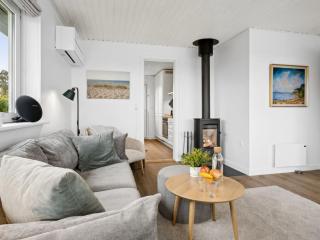 Holiday Home Mayla - 50m from the sea by Interhome - 7