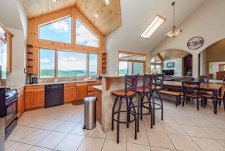 Rocky Mountain Lodge - 2