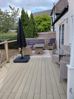 Spacious family cottage with private garden and forest walks - 9