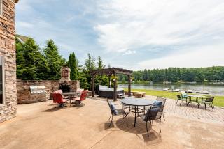 Castle at the Lake by Railey Vacations - 4