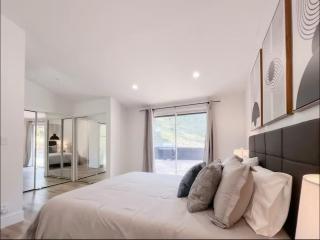 stunning Poolside villa - 1