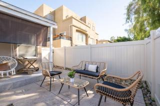 Boho Chic Cottage Walk to Cafes Outdoor Lounge - 8