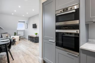 SOBO Loft Sleek Southbourne 2-Bedroom Apartment Close to SOBO Beach - 2