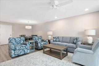 2 Bedroom Oceanfront Condo in Desired Quay Building - 8