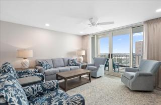 2 Bedroom Oceanfront Condo in Desired Quay Building - 7