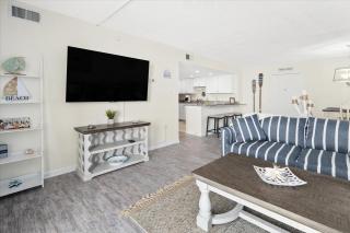 Stunning Ocean Front 2 Bedroom Quay Condo with Indoor Pool! - 5