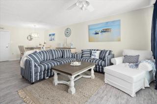 Stunning Ocean Front 2 Bedroom Quay Condo with Indoor Pool! - 4