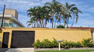 Casa com Piscina e churrasqueira - 100 metros da praia- 4 Dorm para até 13 pessoas - 9