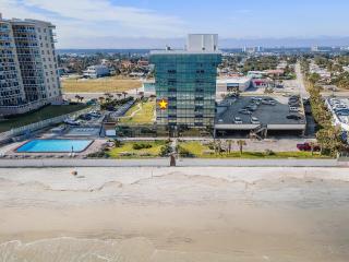Oceanside Inn 313 - 7