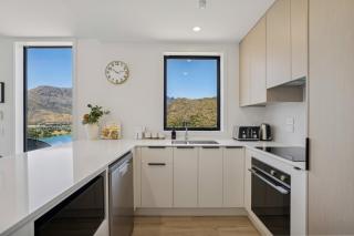 Elevated Queenstown Scenic Retreat | Spa - 1