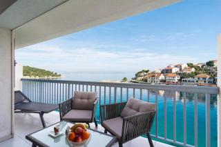 Apartments Seafront Paradise - 9