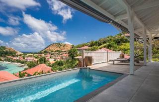 A magical view over the Baie des Saintes ! - 0