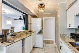 4 Mi to NAS Pensacola! Family Getaway with Pool - 4