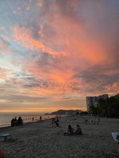 Apartaestudio con hotel y playa - 2