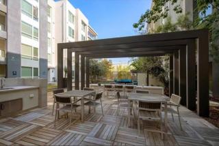 Stylish Irvine Gateway - Central & Prime Location - 3