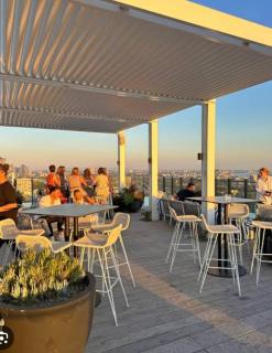 Luxury Beachside Apartment - 7