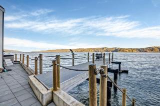 Waterfront Retreat - Hot Tub Fireplace Pier - 5