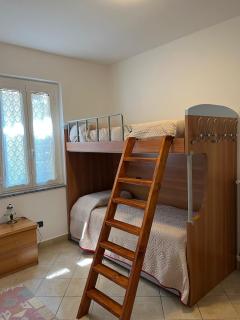 A B House 6 Rustic Holiday Apartment in Casto - 4