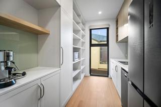 Harborview Modern Apartment 10F - 2