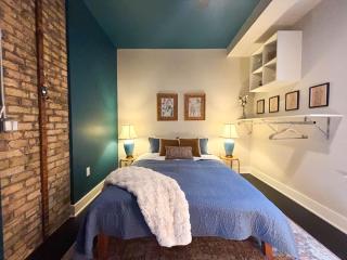 Cozy Eclectic Victorian, 4 Beds, Near Lake & Trail - 5